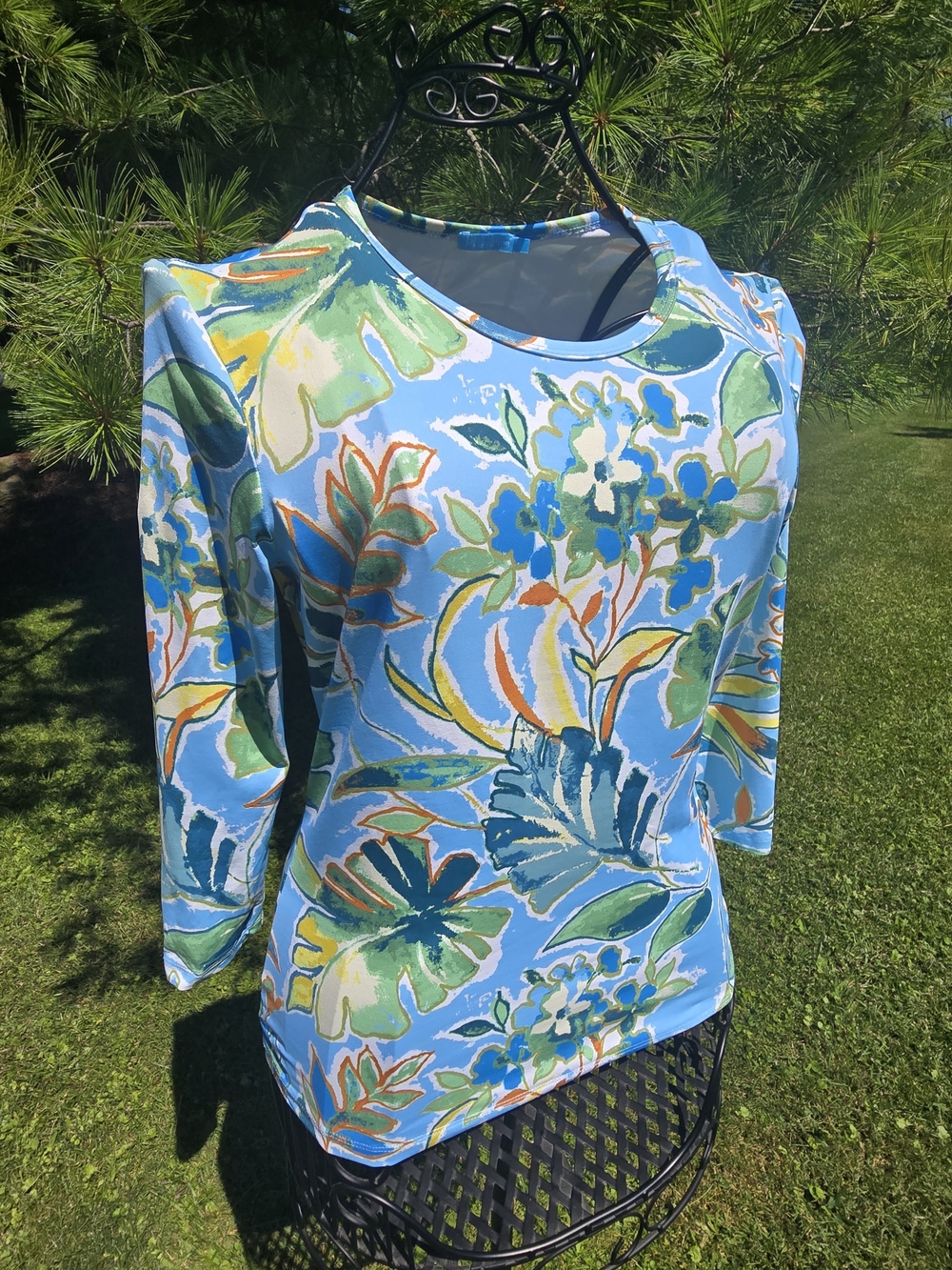 J Mclaughlin Women's Blue Floral Top, Catalina Cloth, Size Small, EUC - Picture 2 of 6